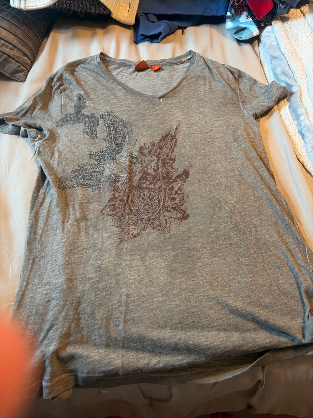 Boss Men's Gray Short-Sleeve Tee with Paisley Graphic